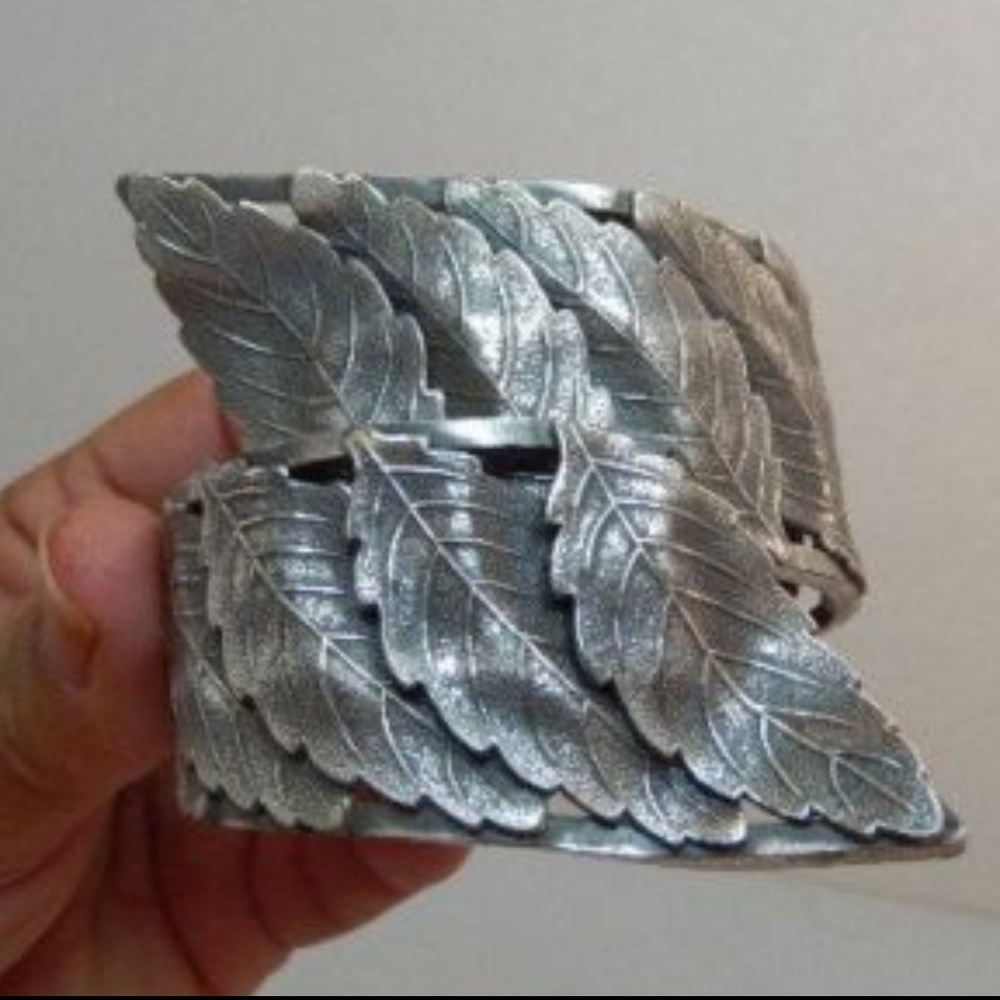 Vintage Signed VARGAS Cuff Bracelet Hinged silver